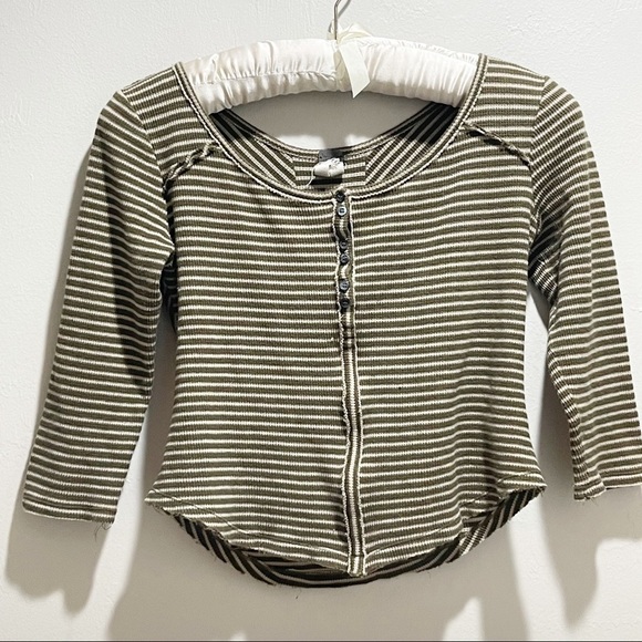 WE THE FREE PEOPLE Women’s Green Beige STARS & STRIPES Thermal Top Long Sleeve M - Picture 2 of 8